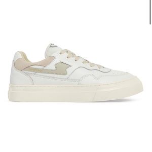 Stepney Workers Club
Pearl S-Strike Leather Sneakers Putty